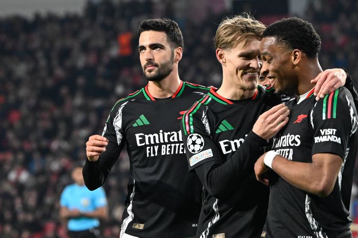 Arsenal players celebrate against PSV Eindhoven | Imago