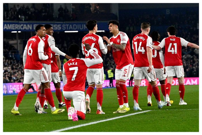Gunners take advantage of Man City slip-up
