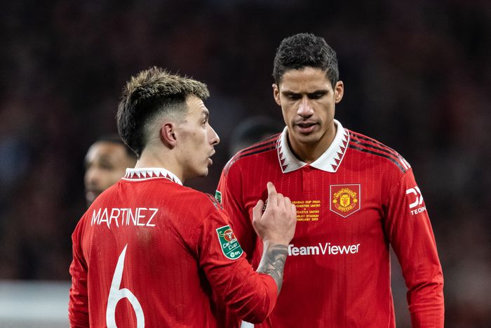 Manchester United defenders Raphael Varane and Lisandro Martinez
