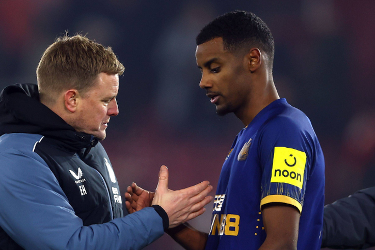 Newcastle United manager Eddie Howe celebrates with Alexander Isak of Newcastle United Photo by Kieran McManus Shutterstock (13731798bf)