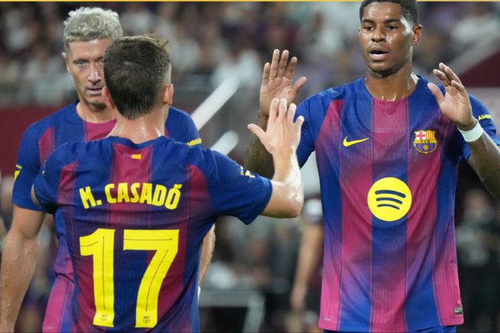 Watch Marcus Rashford score his first goal for Barcelona in a 5-0 victory over Daegu FC.