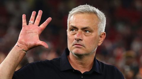 Mourinho brings up European Cup finals when quizzed about Roma’s stuttering start to Serie A
