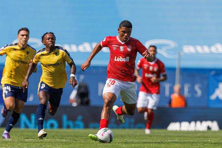 Estoril and Santa Clara clash in crucial Liga Portugal encounter