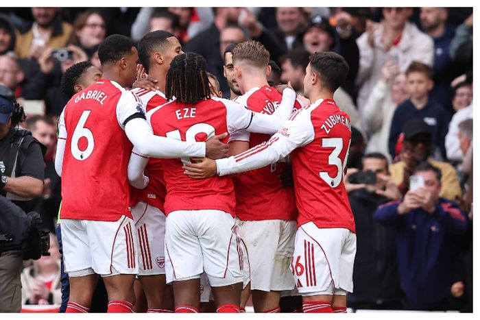 Arsenal displace Liverpool to move top of the Premier League table