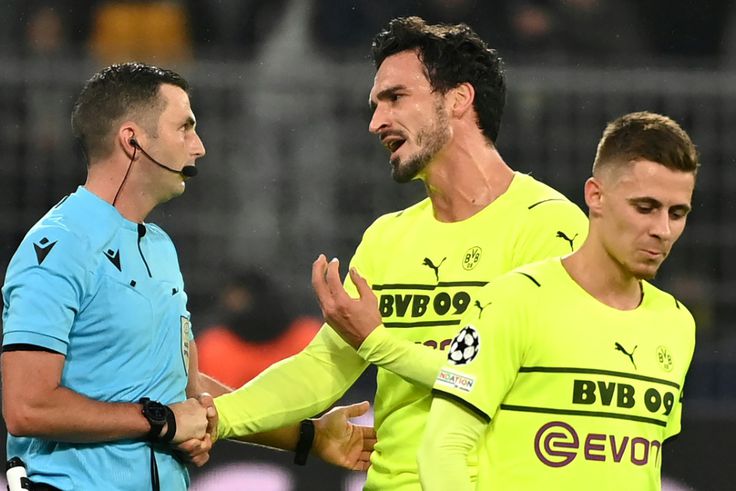 Dortmund to appeal to UEFA after Hummels' red card