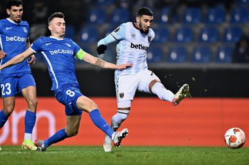 West Ham through to Europa League knockout stages, but Leicester frustrated