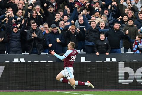 Chelsea stunned as Masuaku's stroke of luck lifts West Ham