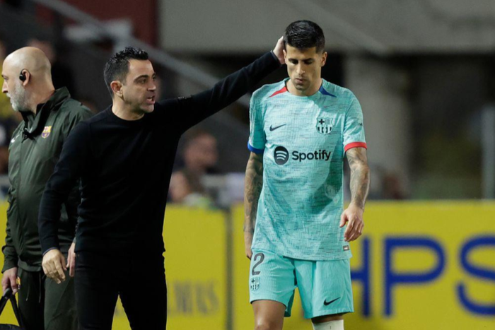Barcelona's Cancelo limps off against Las Palmas || Image credit: Imago