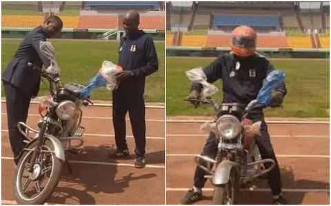 Central African Republic gives motorbike to coach for CHAN qualification