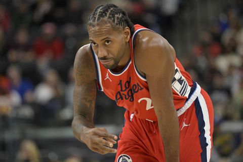 Kawhi Leonard returns after 253 days out to help Clippers down Hawks