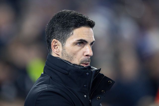Gary Neville warns Arteta