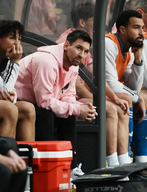 Lionel Messi left on the bench || Reuter
