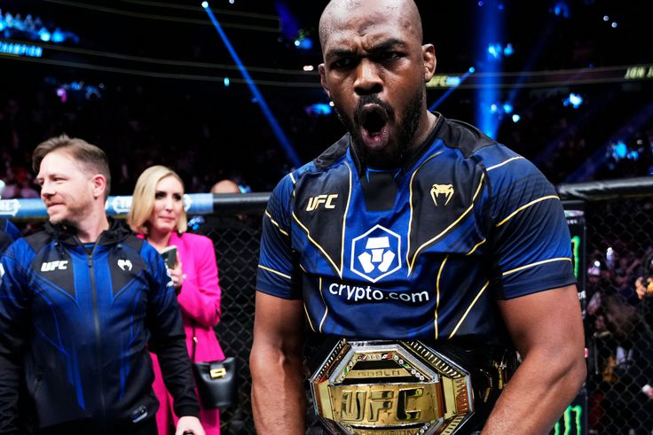 Jon Jones submits Ciryl Gane to win heavyweight title on return