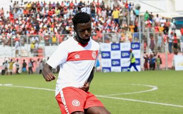 Big Bullets coach hails balistic defender Clyde Senaji