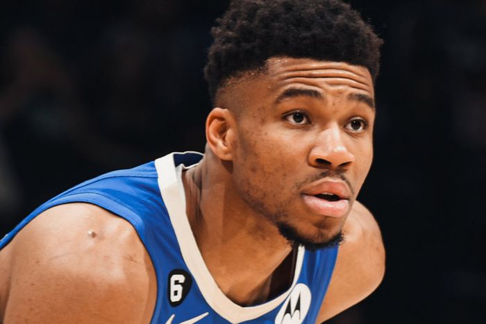 Giannis Antetokounmpo continues to push for a 3rd MVP recording a triple-double as the Bucks beat the Wizards.