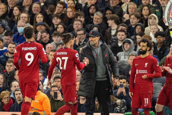 Liverpool’s Jurgen Klopp, Darwin Nunez, Mohamed Salah and Roberto Firmino ar Stamford Bridge.