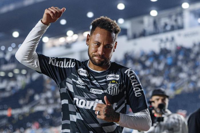 Neymar's World Cup hopes in jeopardy