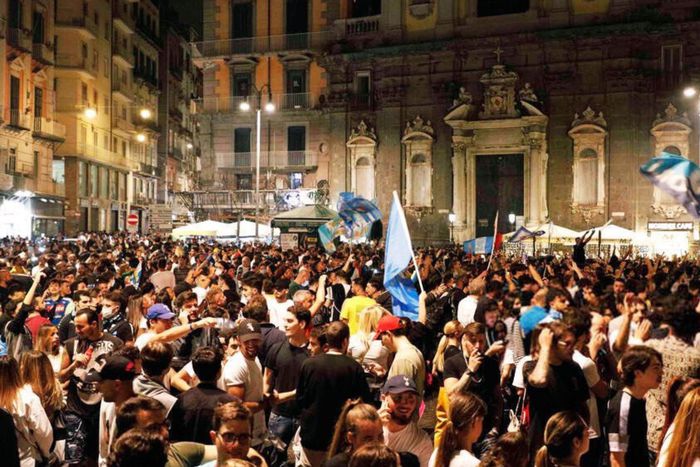 Napoli fans celebrating