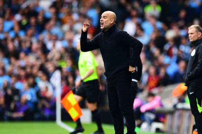 Pep Guardiola issues instructions to Manchester City.