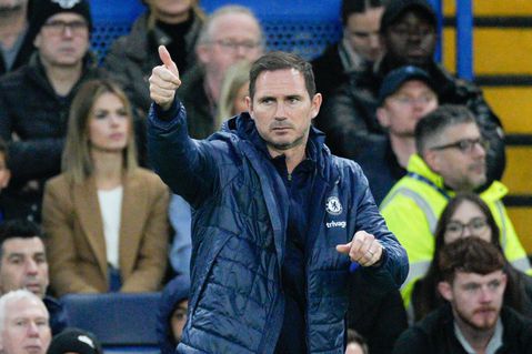 Lampard says fortunate Chelsea aiming for top eight this season