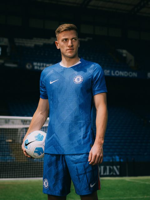 Liam Delap will hope to battle the demons plaguing the number 9 shirt as he is unveiled at Chelsea.