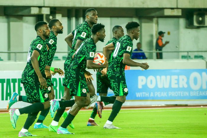 Fisayo Dele-Bashiru, Kelechi Iheanacho, Wilfred Ndidi of Nigeria during the 2026 FIFA World Cup, WM Qualifier match between Nigeria and South Africa at Goodswill Akpabio International Stadium on June 7, 2024 in Uyo, Nigeria. Photo by Oty Silas