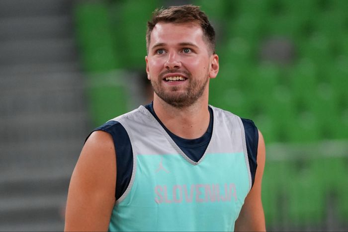 The Slovenian Basketball Federation welcomed the Los Angeles Lakers star Luka Doncic with a video of his arrival.