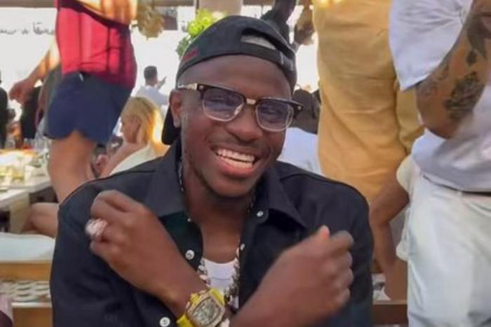 Nigeria international Victor Osimhen spotted dancing to Asake