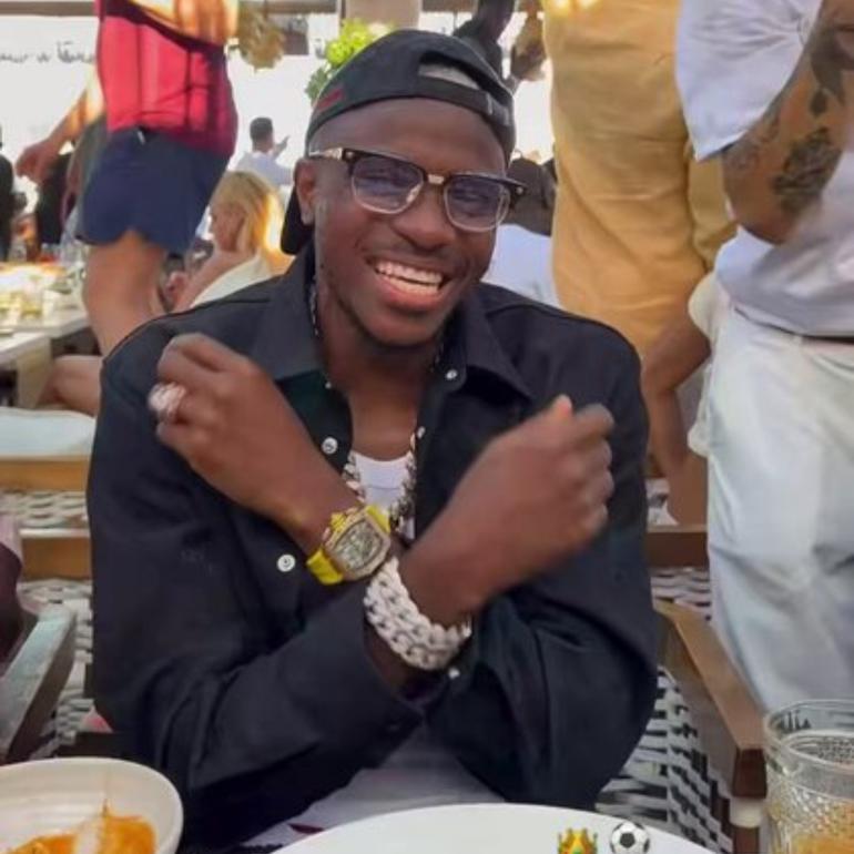 Nigeria international Victor Osimhen spotted dancing to Asake