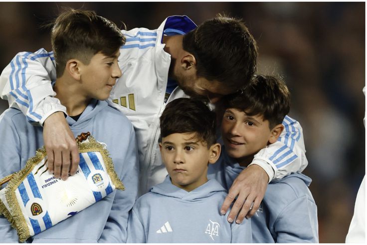 Lionel Messi Lights Up Argentina Stadium One Last Time in Stunning Home Finale
