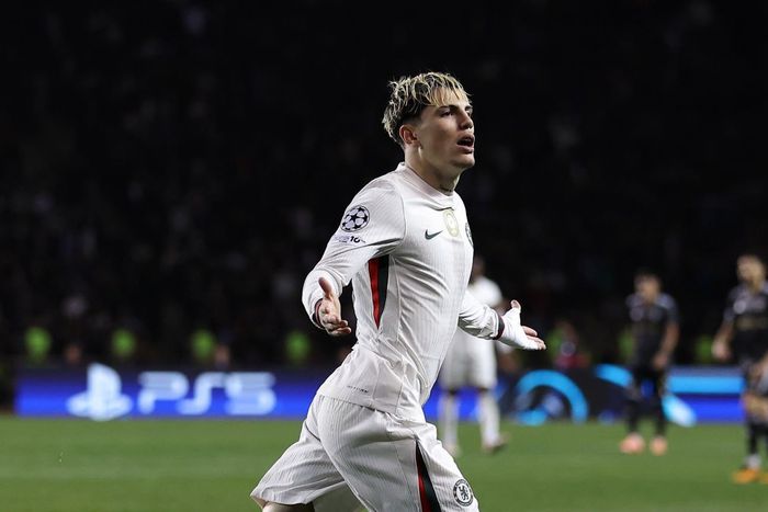 Alejandro Garnacho against Qarabag | TouchlineX on X