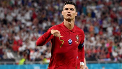Cristiano Ronaldo set to sign for Al-Nassr in most lucrative deal in football history