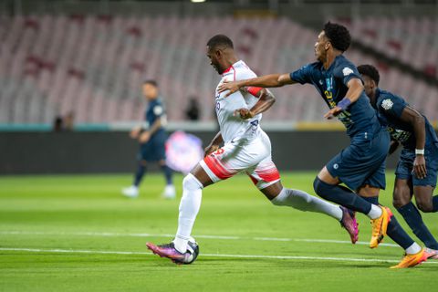 In Saudi Arabia, Al-Wehda suffered a 3rd loss in 4 games to Al Akhdoud, despite a goal by Odion Ighalo.