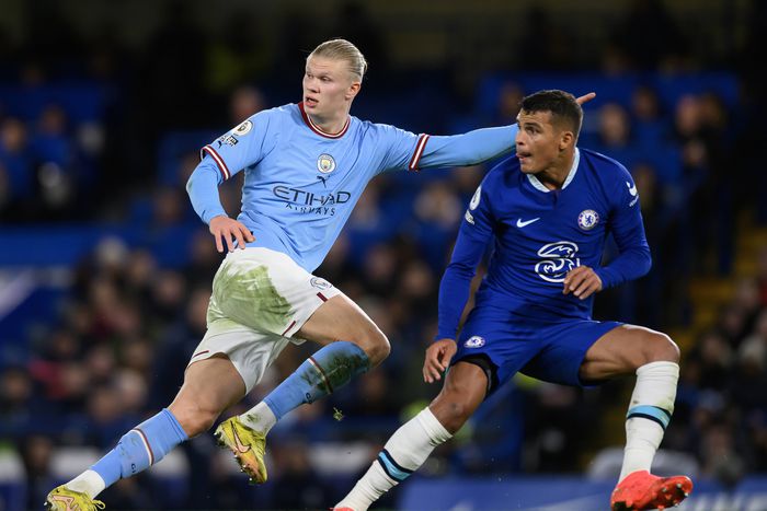 Chelsea v Manchester City - Premier League - Stamford Bridge Manchester City s Erling Haaland tries to get away from Thiago Silva during the Premier League match against Chelsea.