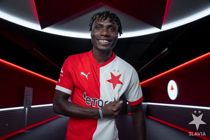 Igoh Ogbu signs for Slavia  Prague