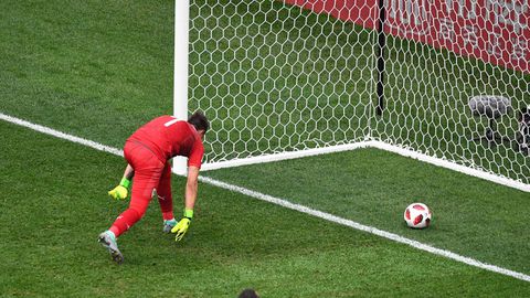 7 Goalkeeper Errors that History Won't Forget