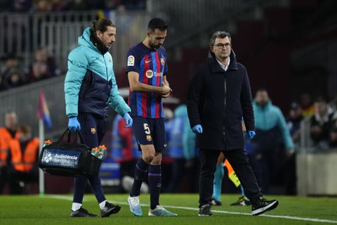 Barcelona's Busquets major doubt for Manchester United clash