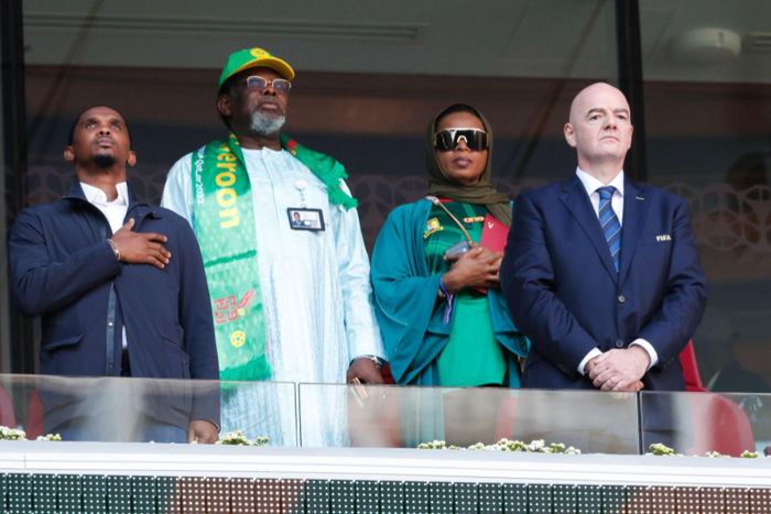 Cameroonian Football Federation President Samuel Eto o (Left) and FIFA President Gianni Infantino stand during the Cameroon national anthem || Image credit: Imago