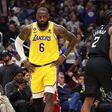 In the Los Angeles derby, the Clippers defeated the Lakers for the 11th time.