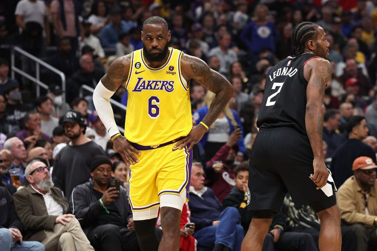 In the Los Angeles derby, the Clippers defeated the Lakers for the 11th time.