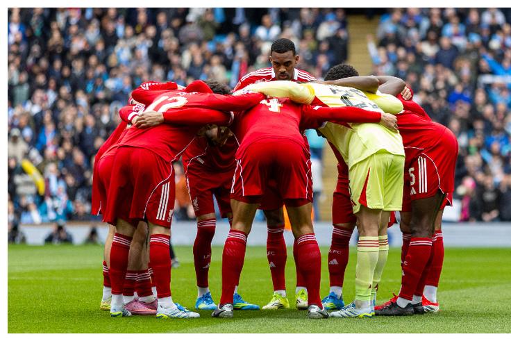 Liverpool players hold crisis talks