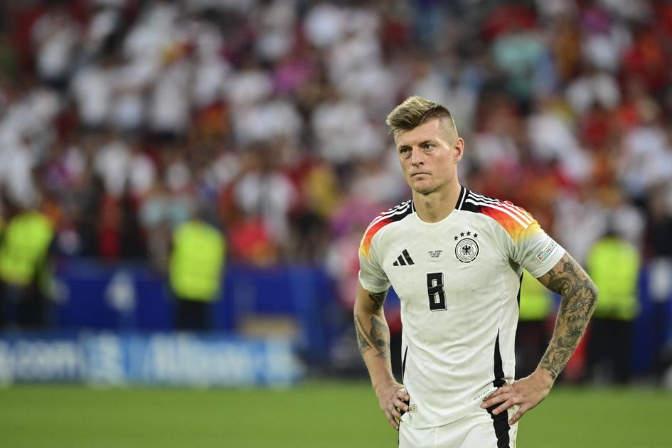 Kroos apologizes for hurting Pedri after hard tackle ends Spaniard's ...