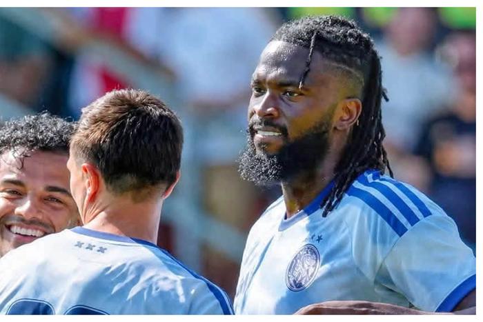 Ex-Eredivisie star praises new Ajax signing Arokodare