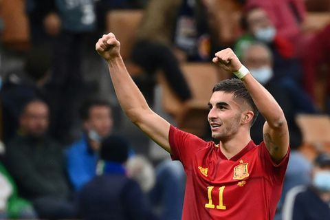 Torres double ends Italy's record run to put Spain in Nations League final