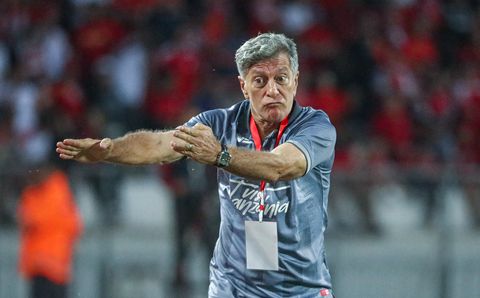 Roberto Oliviera: Former Vipers coach making sure Simba SC plays football with pleasure, not pressure