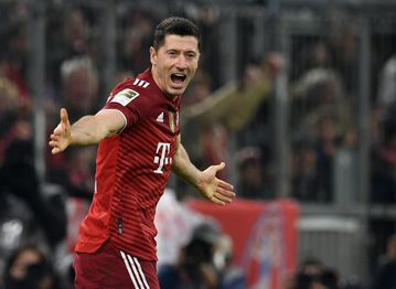 Bayern Munich down Freiburg to go four points clear in Bundesliga