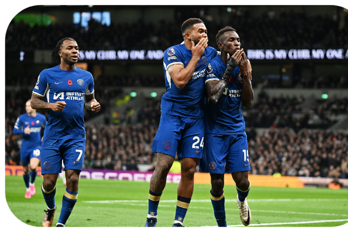 Chelsea thump Tottenham in London derby