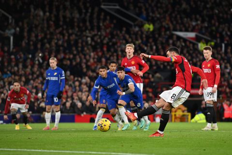 Manchester United vs. Chelsea: Prediction, head-to-head, team news, possible line ups and betting tips