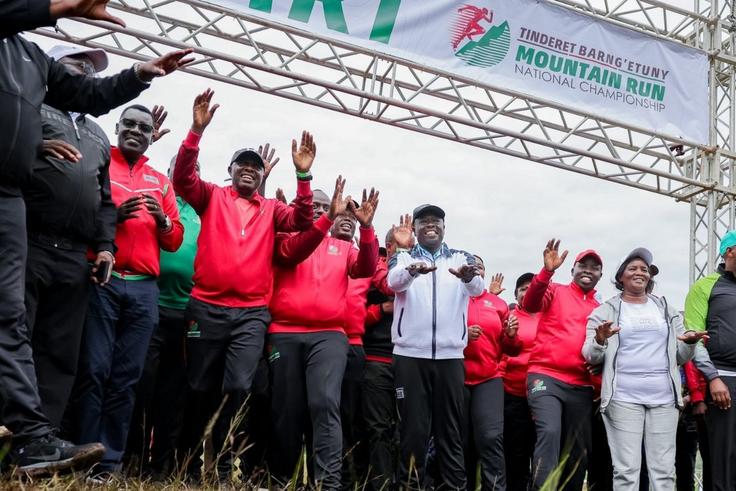 ‘Riggy G’ stumbles two metres before completing his race at Barng'etuny Mountain Run [VIDEO]
