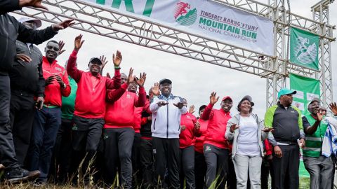 ‘Riggy G’ stumbles two metres before completing his race at Barng'etuny Mountain Run [VIDEO]